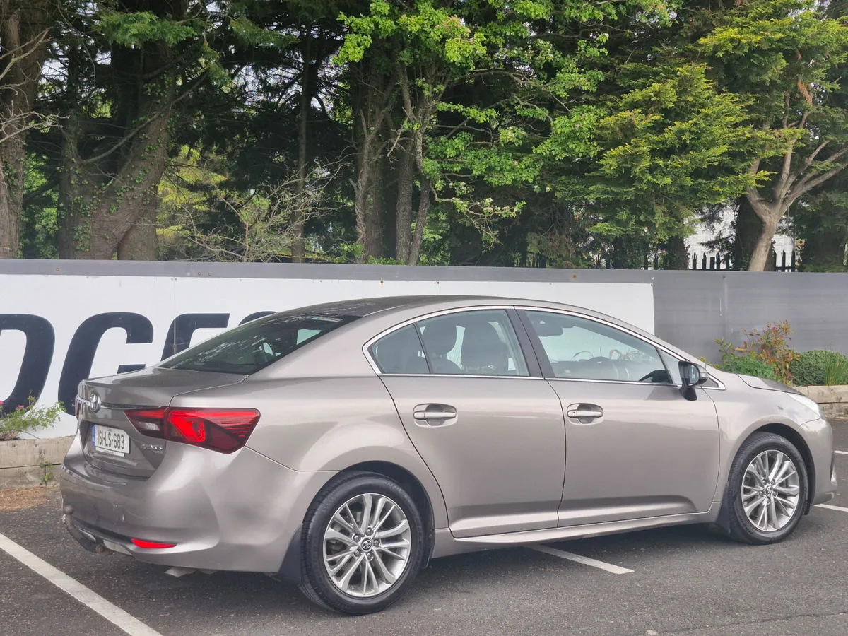 Toyota Avensis 2.0 D LUNA - Image 3