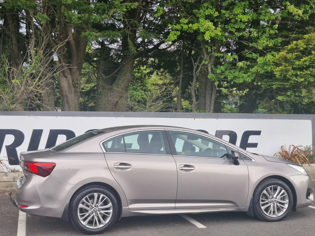 Toyota Avensis 2.0 D LUNA - Image 2