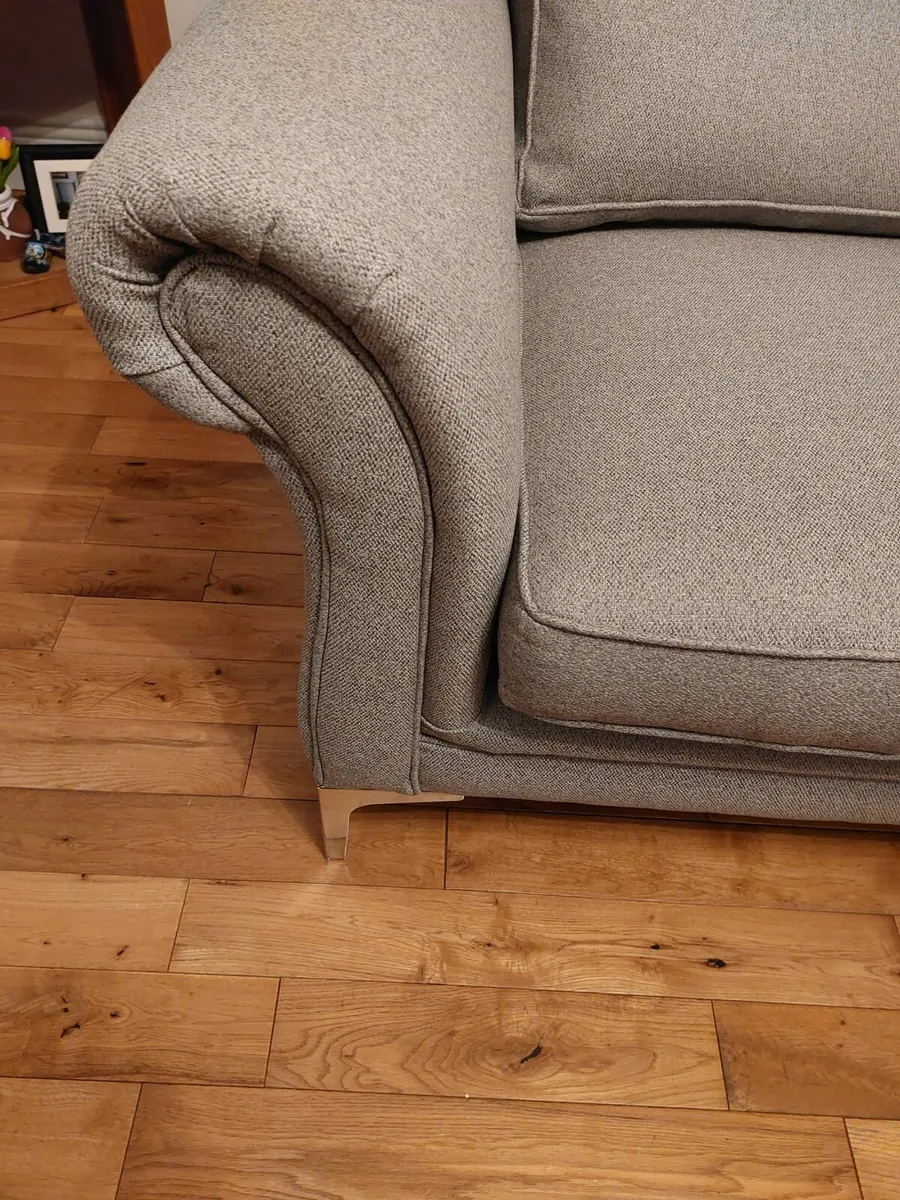 Two seater and matching chair - Image 2