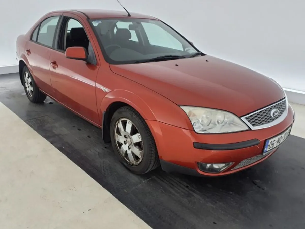 Ford Mondeo Platinum 2.0 4dr 145ps - 1999cc - Image 2