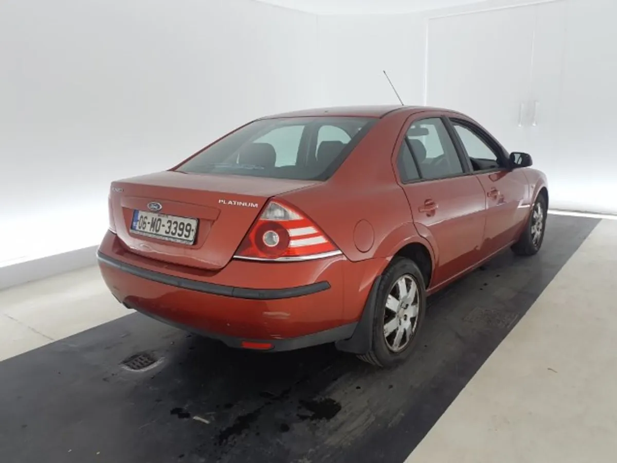 Ford Mondeo Platinum 2.0 4dr 145ps - 1999cc - Image 3
