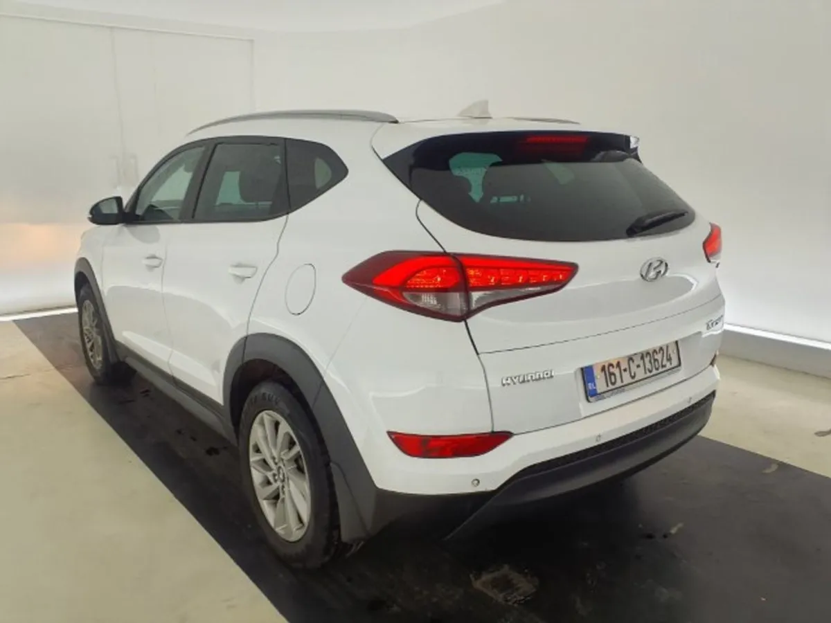 Hyundai Tucson Executive 5dr - 1685cc - Image 4