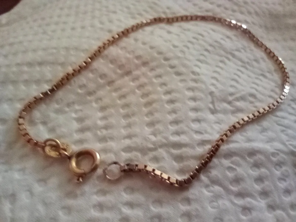 14 ct gold ladies 7 1/2 inch bracelet - Image 1