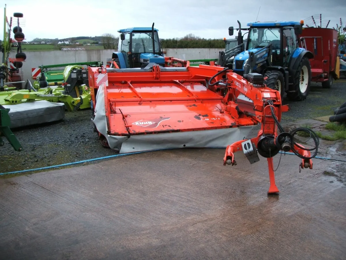 2016 Kuhn FC 3160 TLD mower conditioner - Image 2