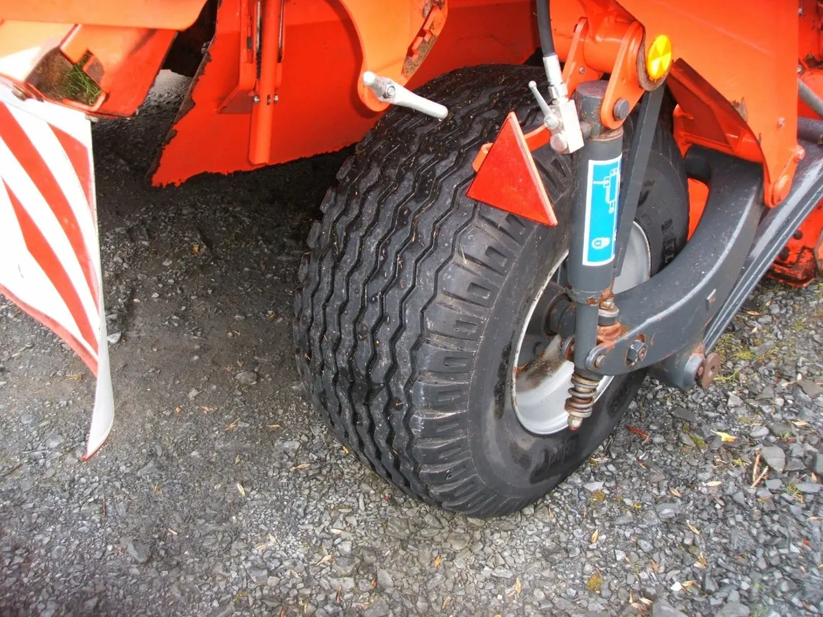 2016 Kuhn FC 3160 TLD mower conditioner - Image 4