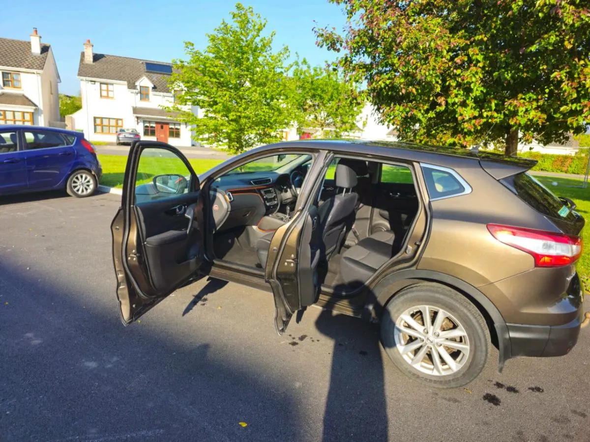 Car - Image 2