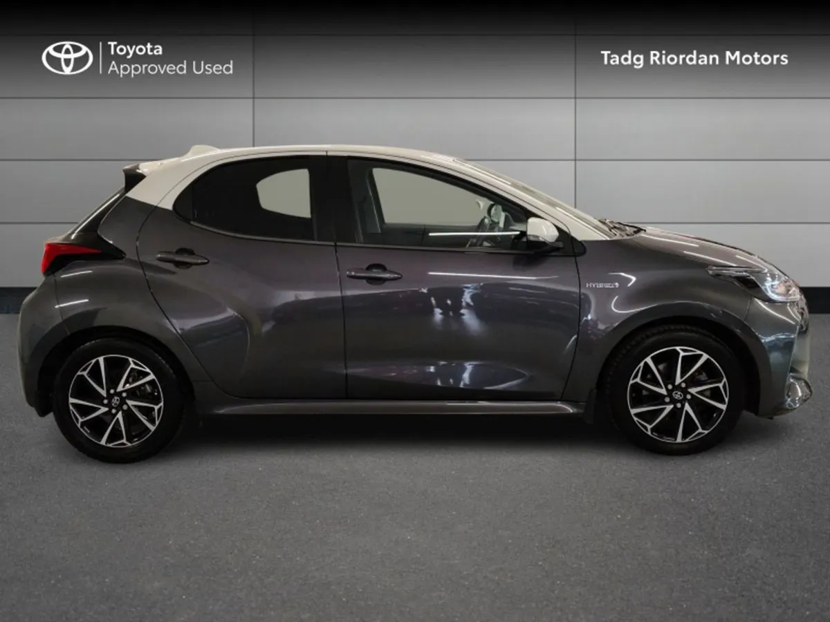 Toyota Yaris Hybrid Luna BI Tone - Image 3