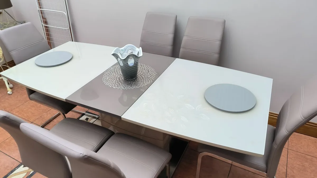 Dining table and chairs - Image 2