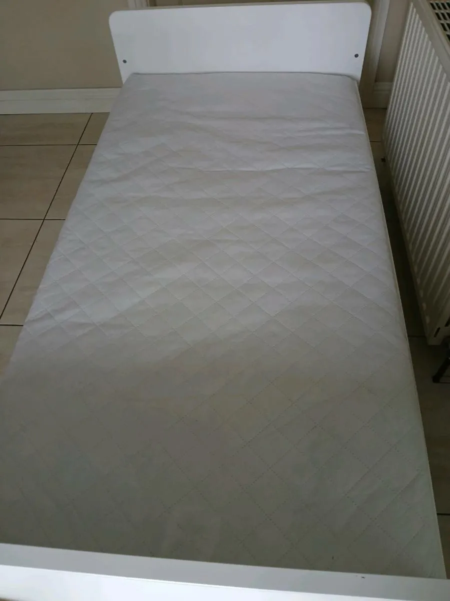 Toddler/ junior bed. - Image 4