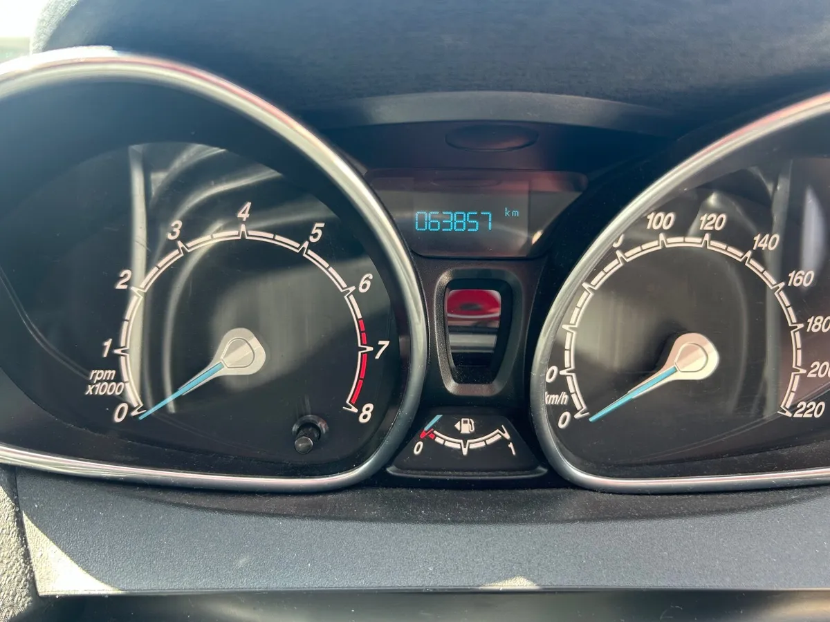 Ford Fiesta 2016 - Image 2