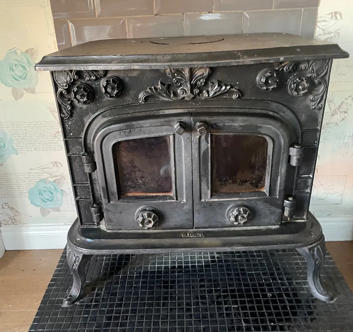 Solid fuel back boiler stove - Image 1