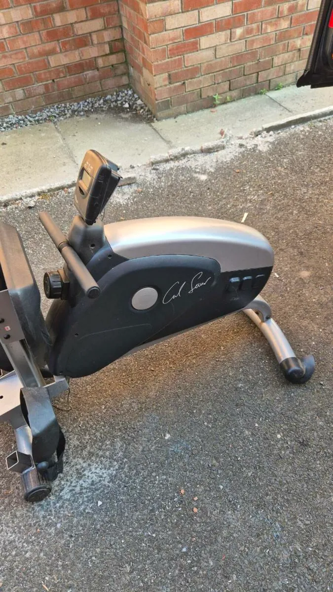 Carl lewis rowing machine - Image 1