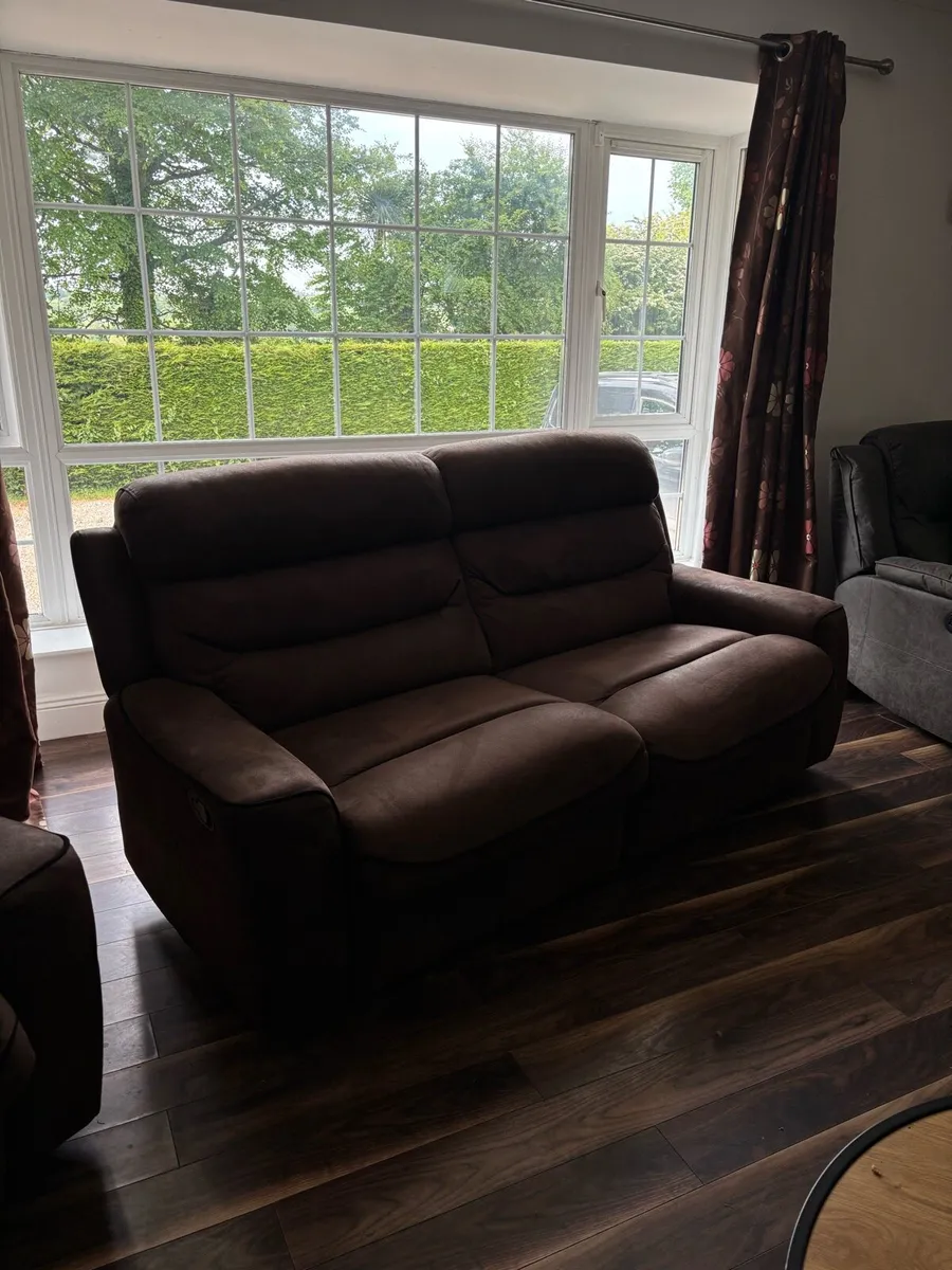 Double and single recliner sofas - Image 2