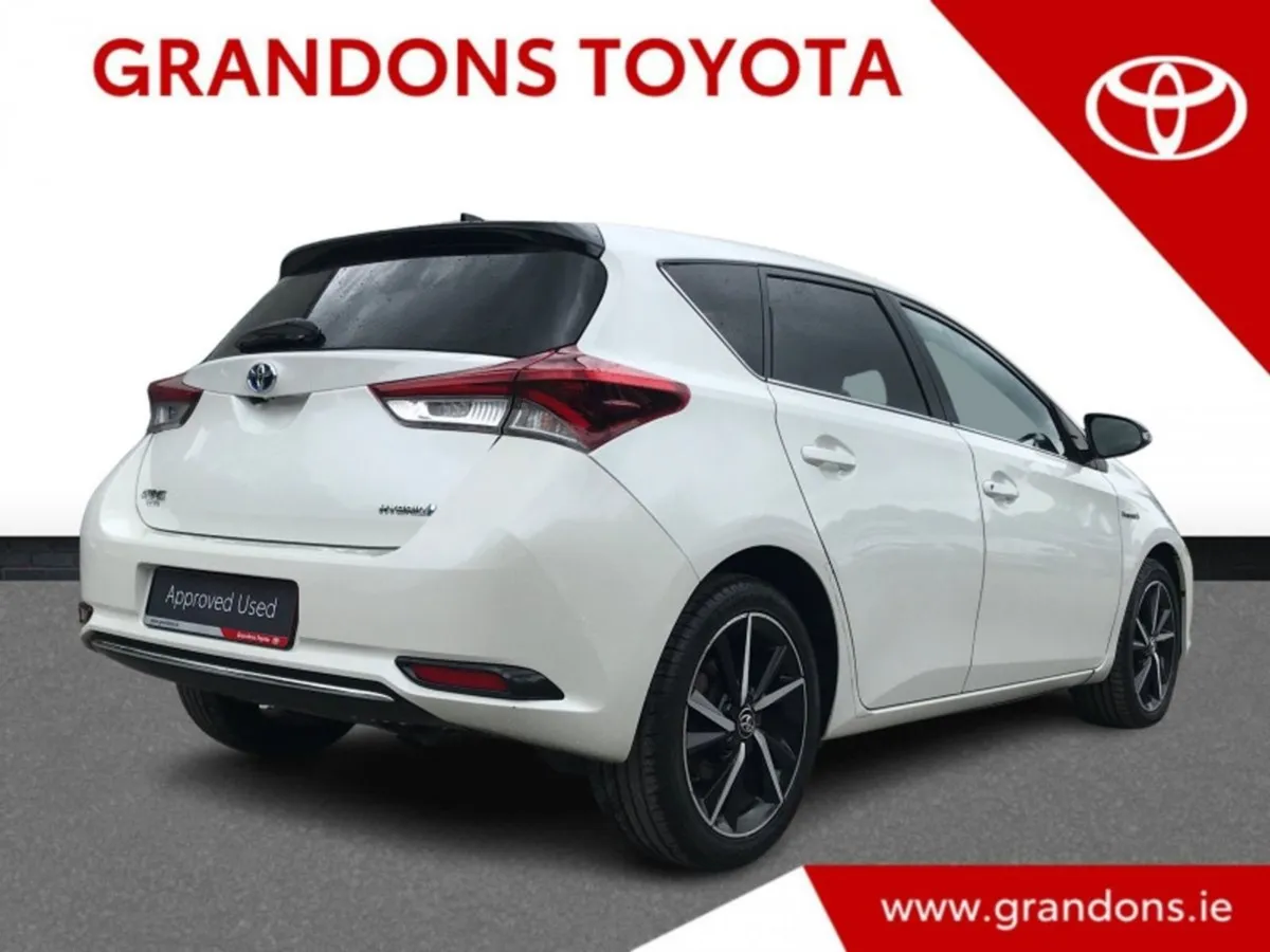Toyota Auris Hybrid Luna Sport - Grandons - Image 2