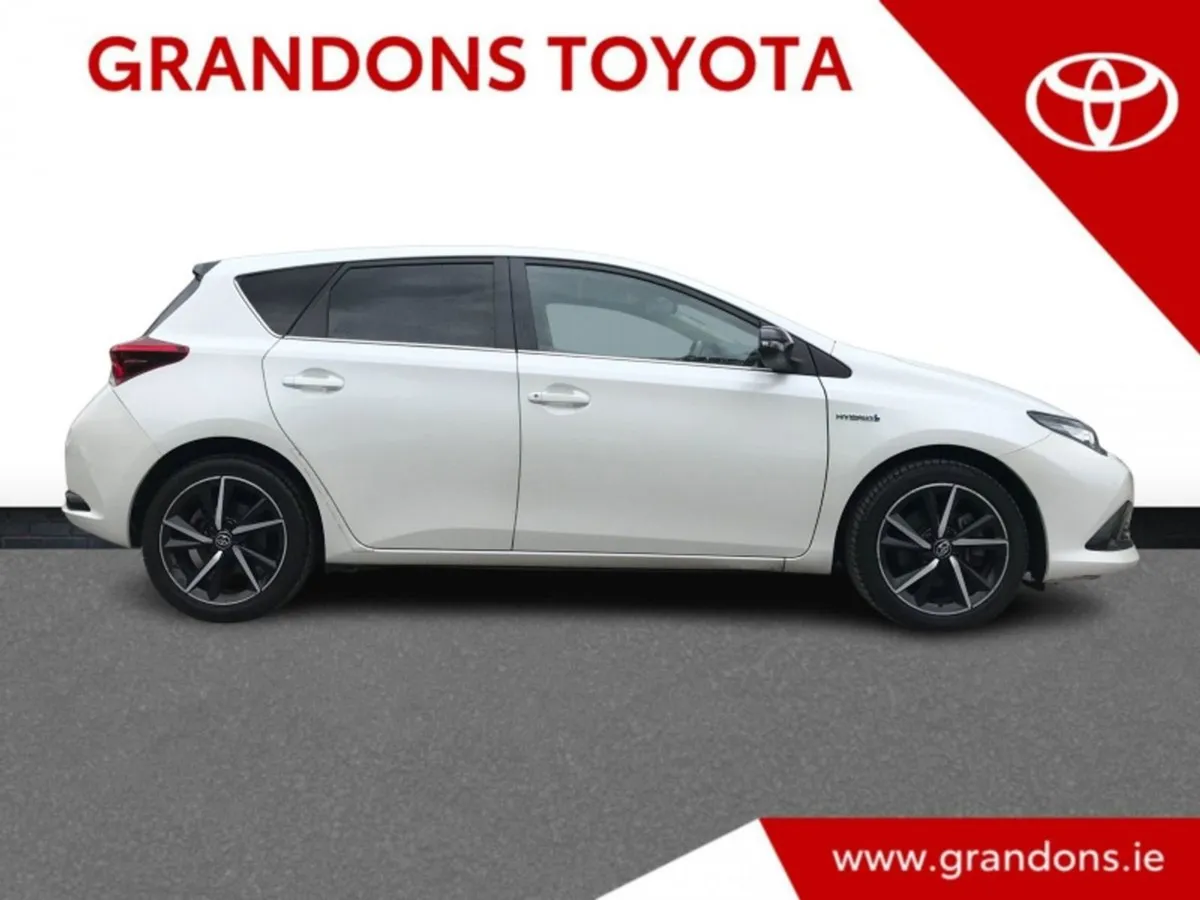 Toyota Auris Hybrid Luna Sport - Grandons - Image 3