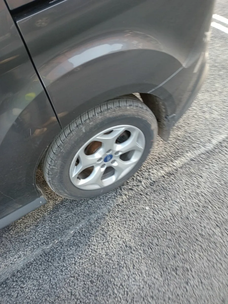 Ford Transit Connect 2017 - Image 2