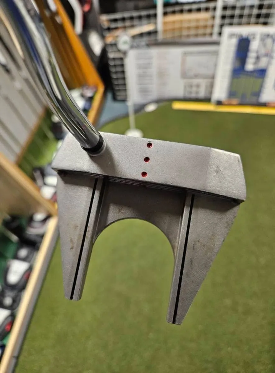 Odyssey White Hot XG Putter - Image 2
