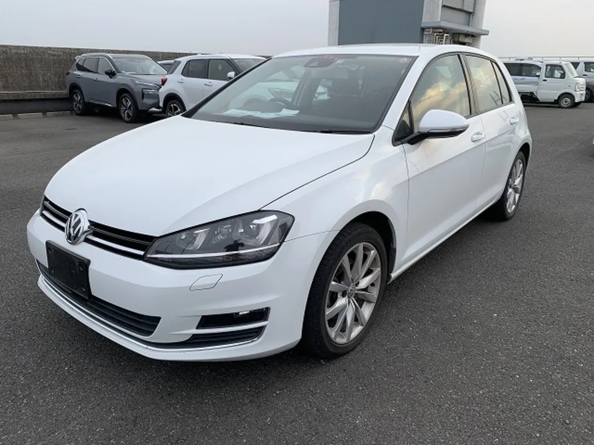 2015 Volkswagen Golf Highline 1.4 Auto - Image 3
