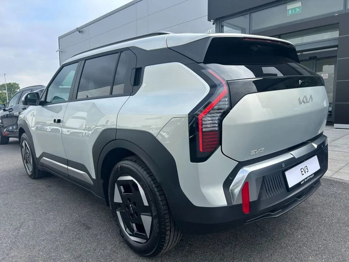 Kia EV3 Earth 2 Long Range - Image 3