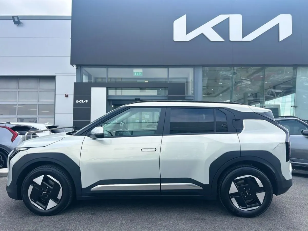 Kia EV3 Earth 3 Standard Range - Image 2
