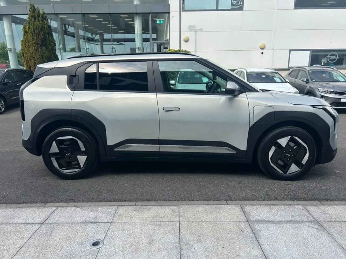 Kia EV3 Earth 3 Standard Range - Image 4