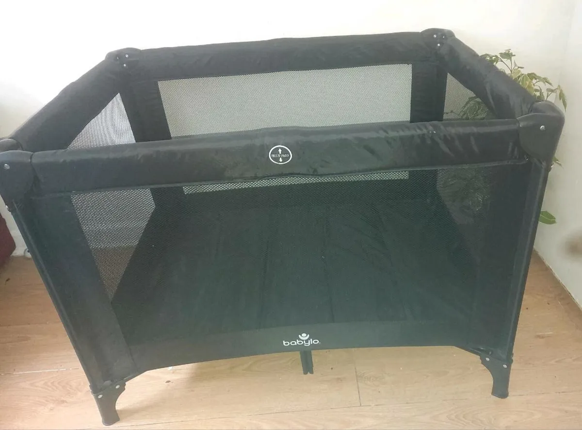 Babylo Travel cot like new - Image 3