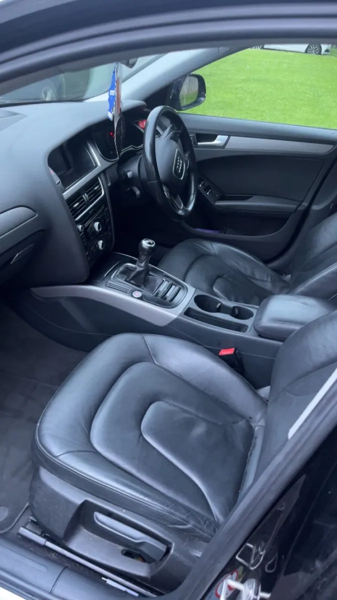 Audi A4 2013 - Image 2
