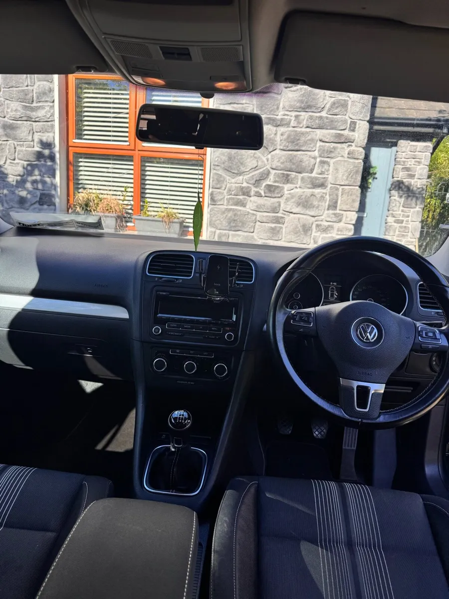 Volkswagen golf Tsi- nct expiry October 2025 - Image 4