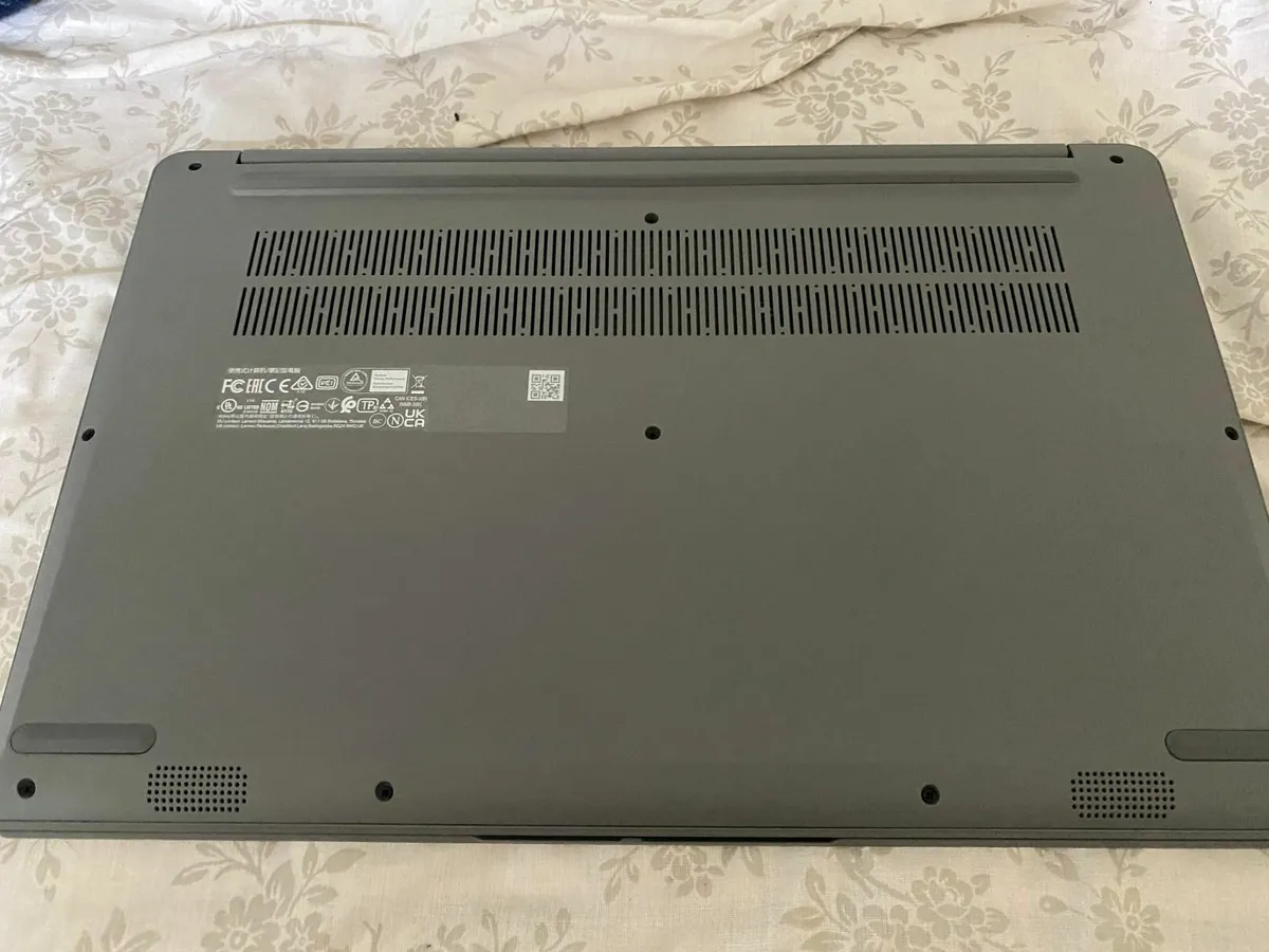 Lenovo IdeaPad 1 - 15.6” Full HD - Image 1