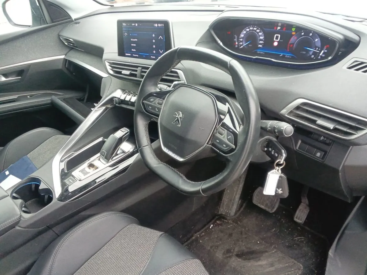 Peugeot 5008 Allure 1.5 Blue HDI 130 - Image 4