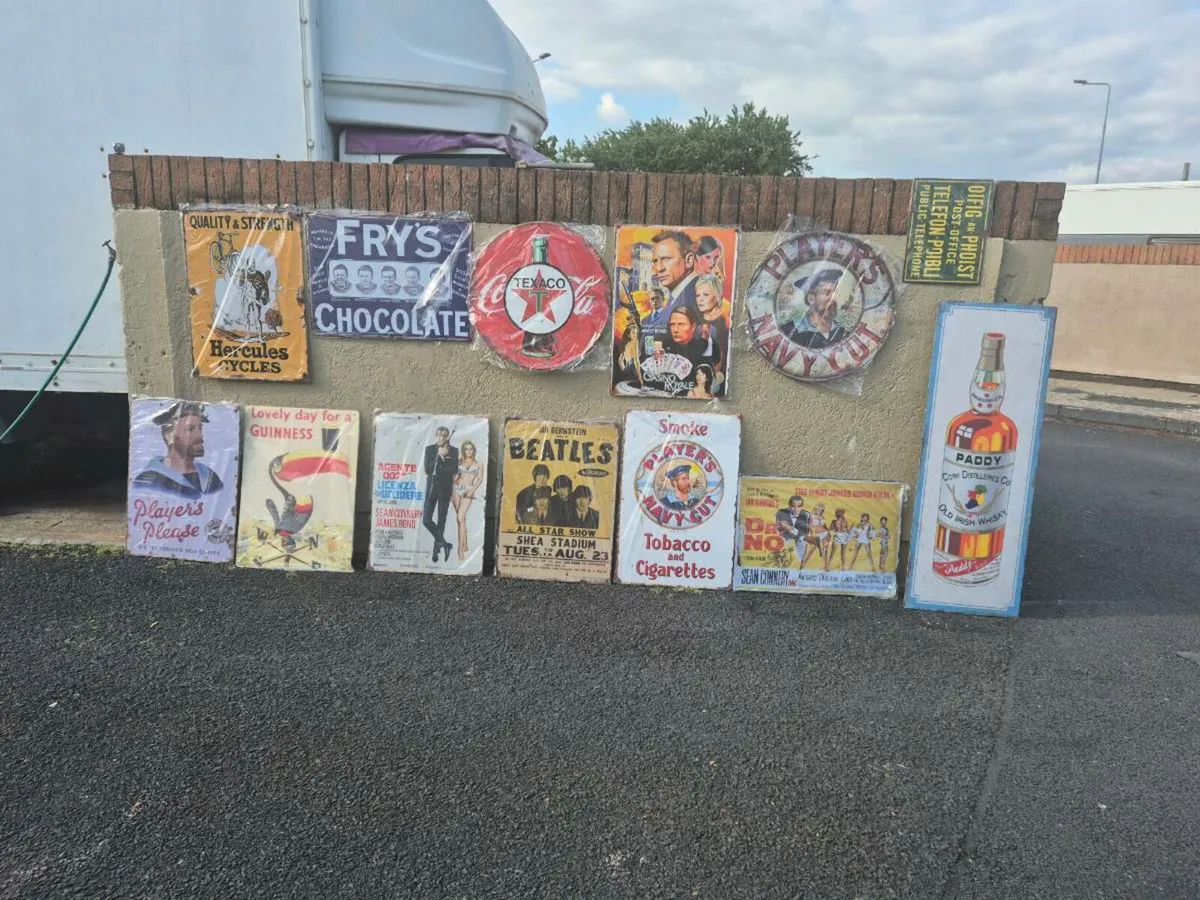 Pub contents  sign - Image 2
