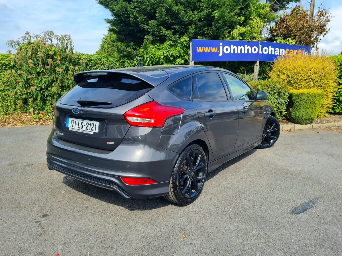 Ford Focus 2017 // LOW KMS // - Image 3