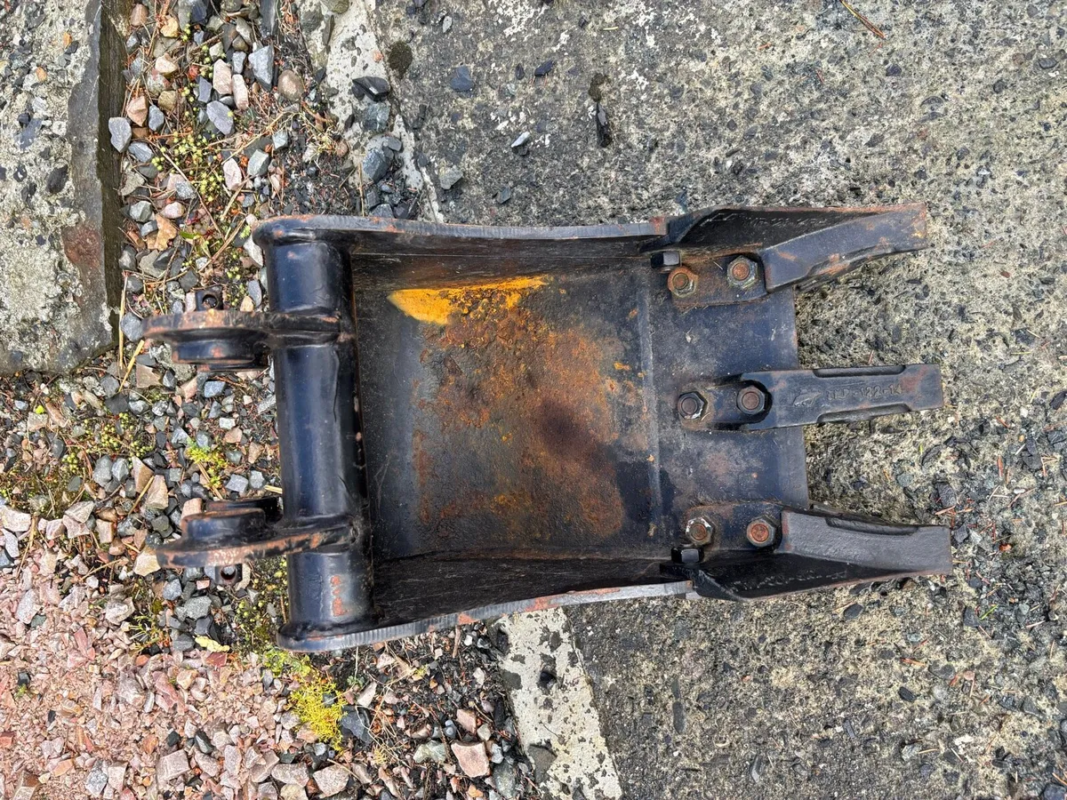 1.5 2tonne digger buckets - Image 3