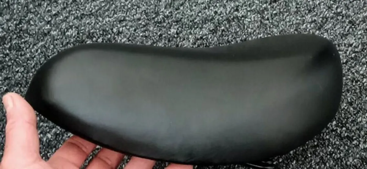 XL bike saddle - Image 1