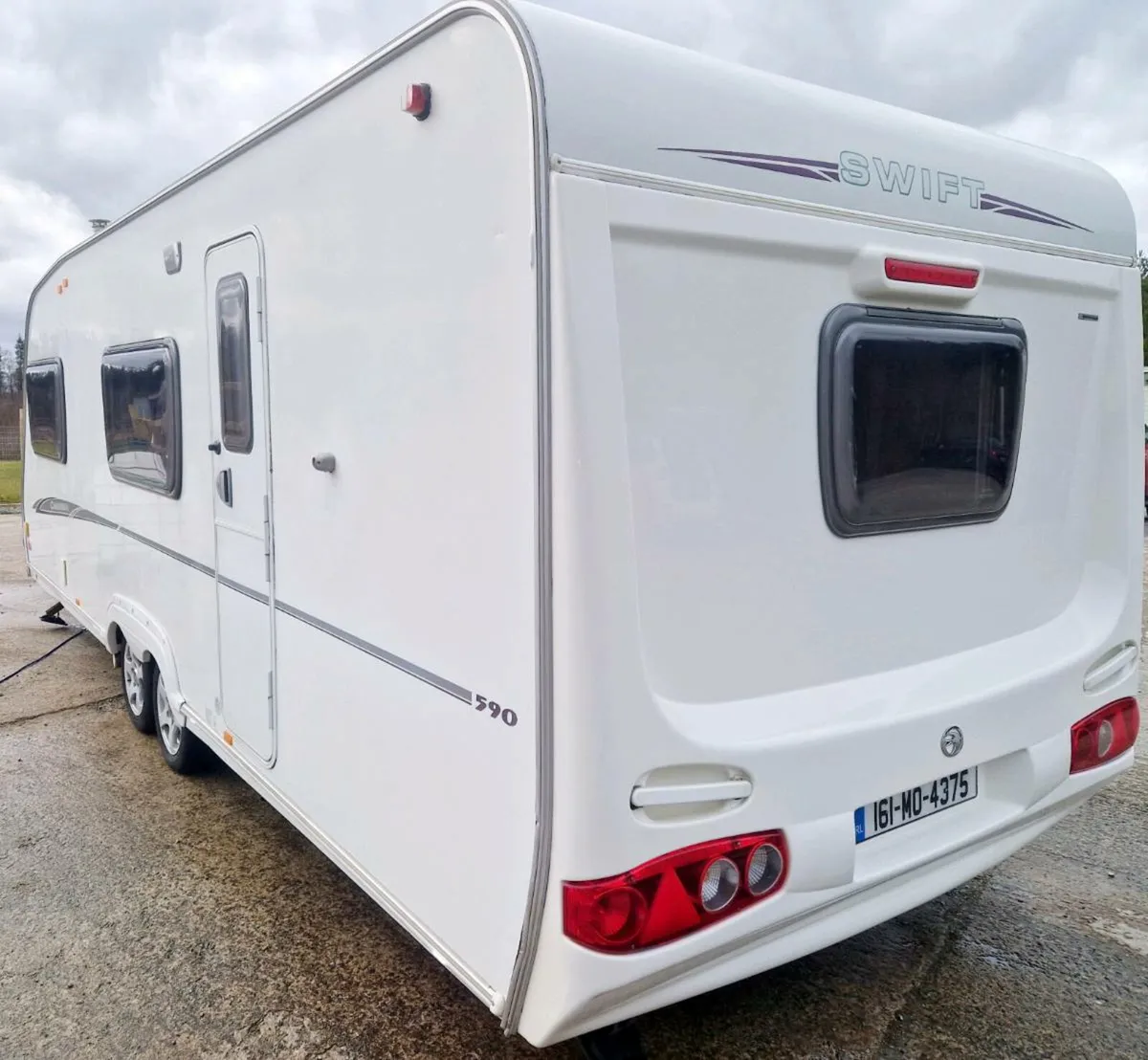 Swift Charisma 590 6 berth - Image 3