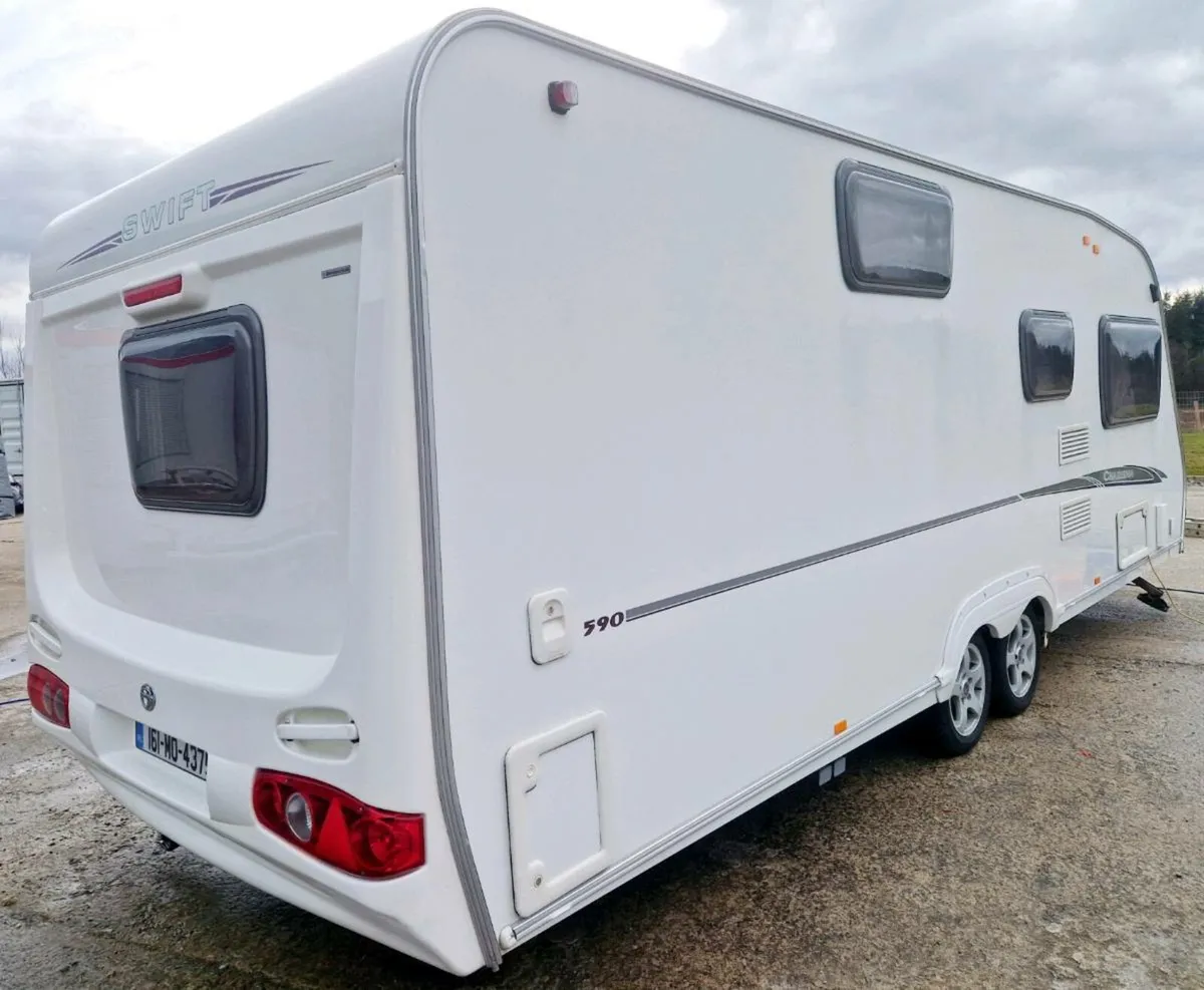 Swift Charisma 590 6 berth - Image 4