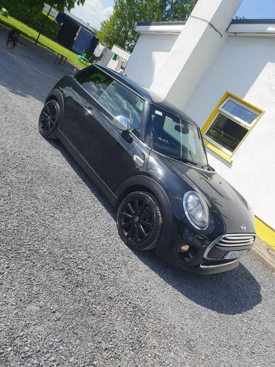 Mini Cooper 2015 - Image 1
