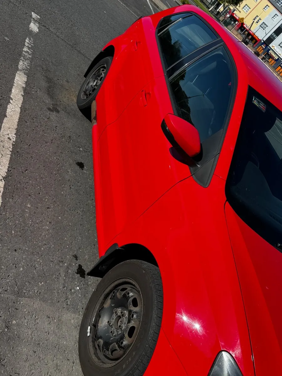 Volkswagen Polo 2011 - Image 3