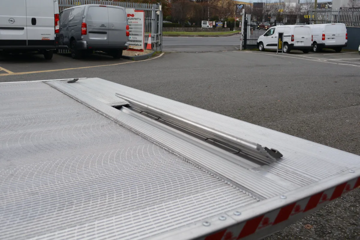 Mitsubishi 7.5T Box & Lift # HIRE 2-4yrs + Service - Image 3