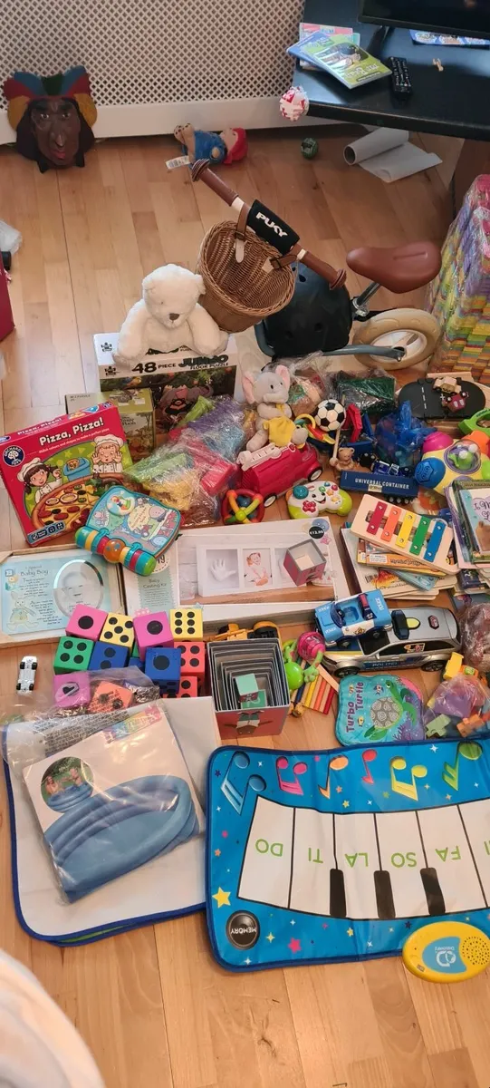 Toys - Image 3