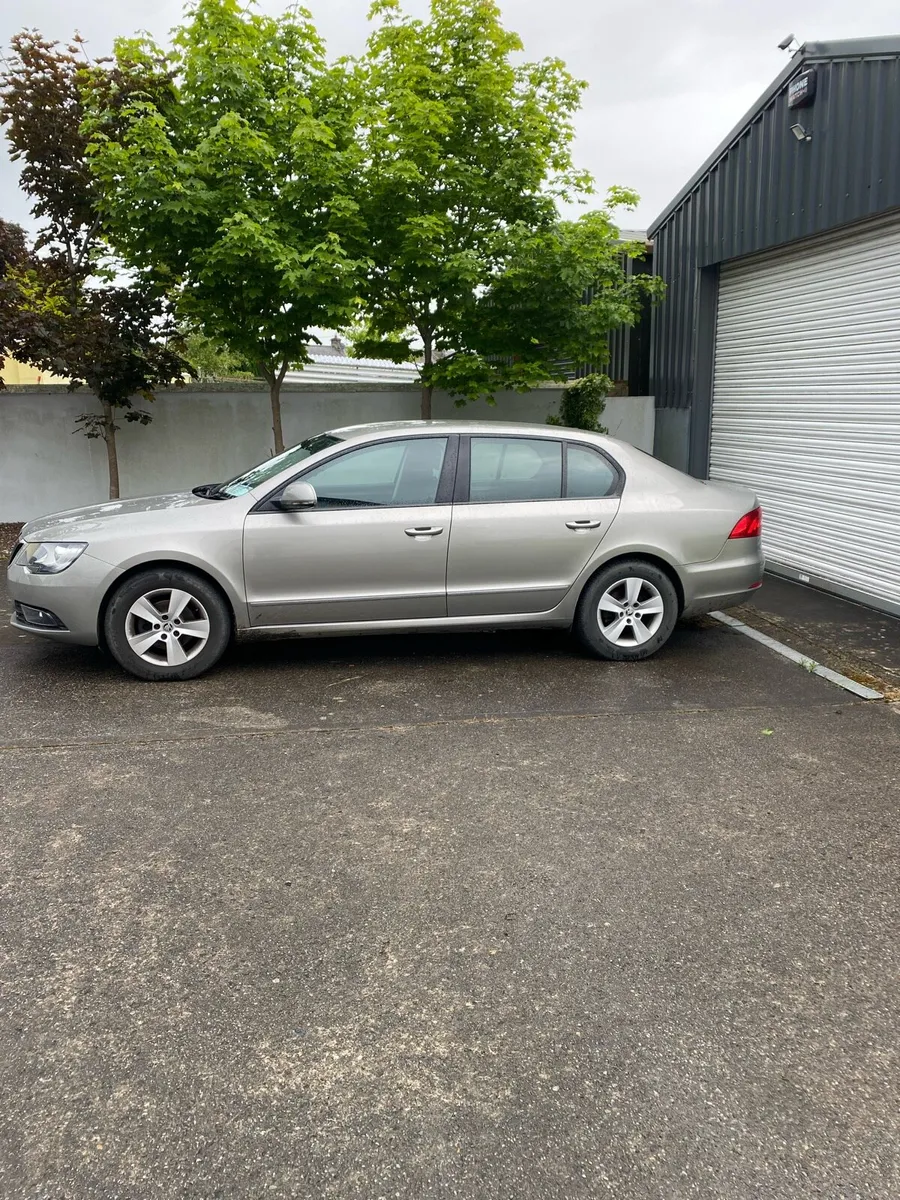 Car - Image 4