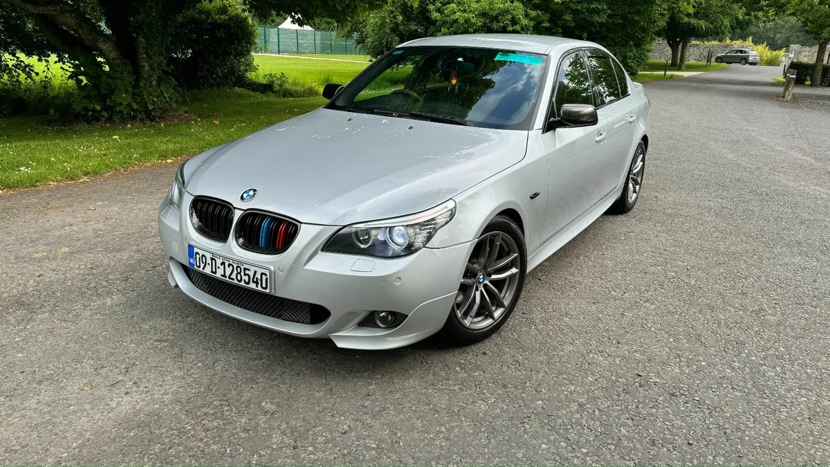 BMW 5-Series 2009 - Image 4