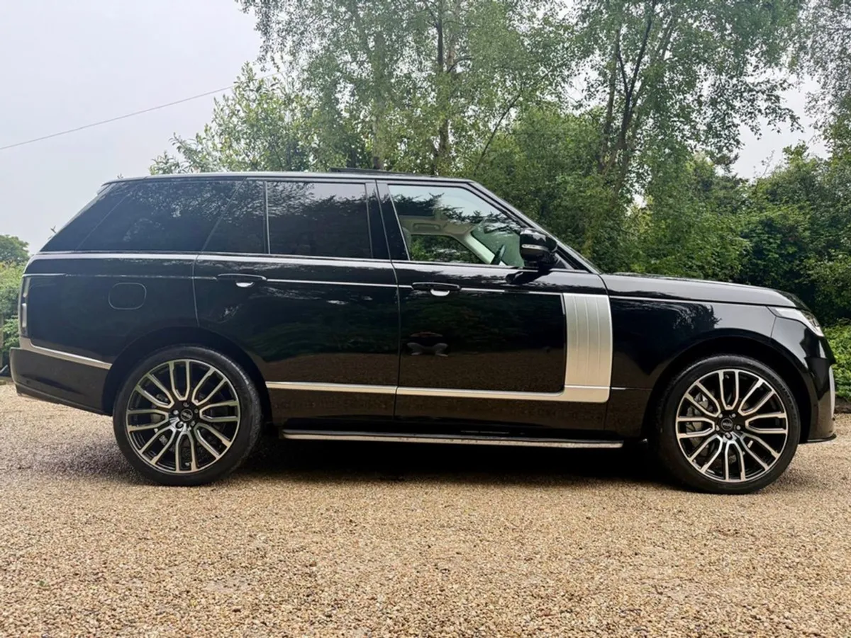 Land Rover Range Rover Westminster P400e N1 5 Sea - Image 2