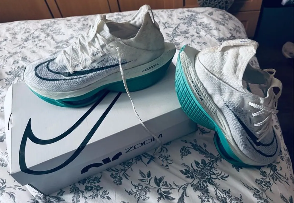 Runners - Image 1