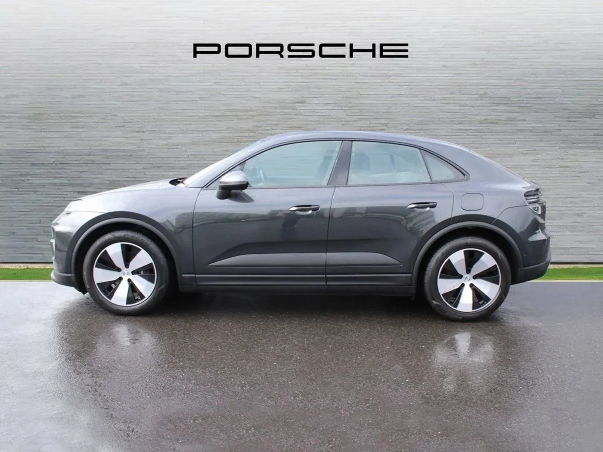 Porsche Macan 4 Electric - Image 4