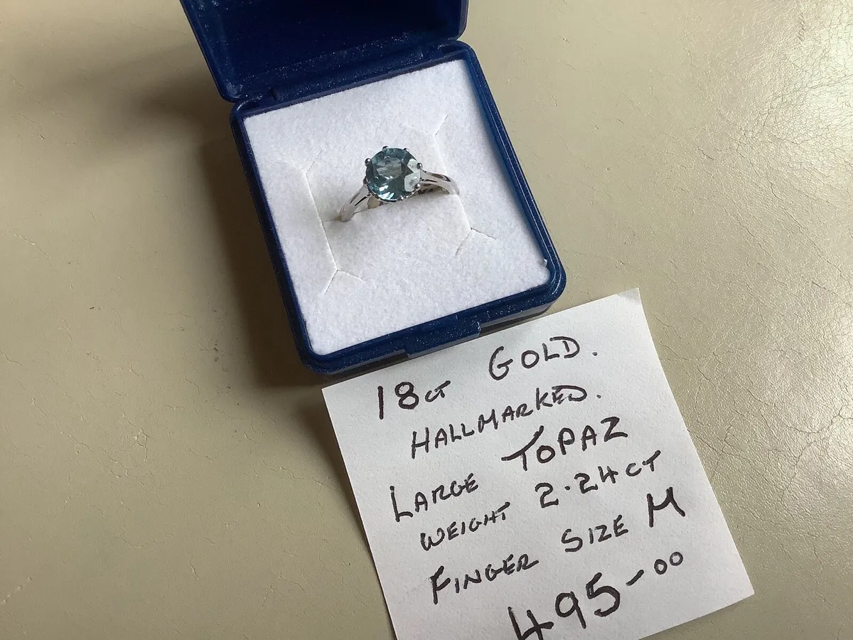 NEW LOVELY 18ct WHITE GOLD LARGE TOPAZ RING - Image 2