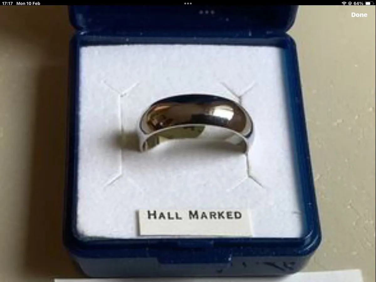 NEW 18ct SOLID GOLD HEAVY RING - Image 1
