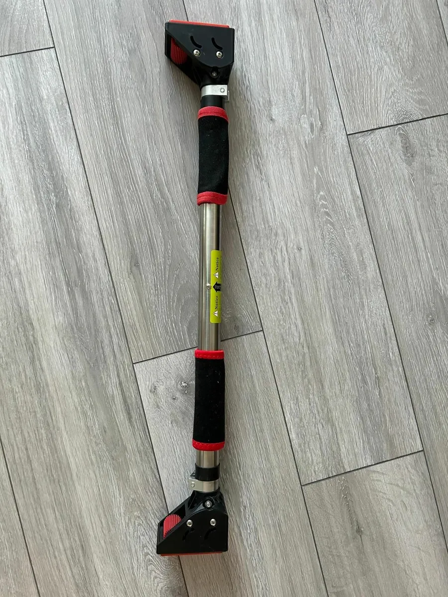 Pull up bar