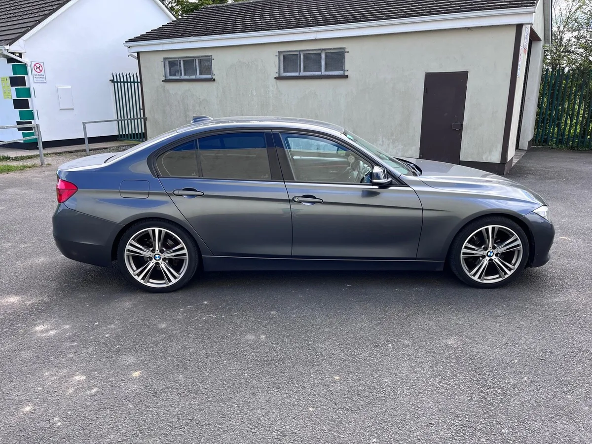 BMW 3 Series 2016 320d - Image 2