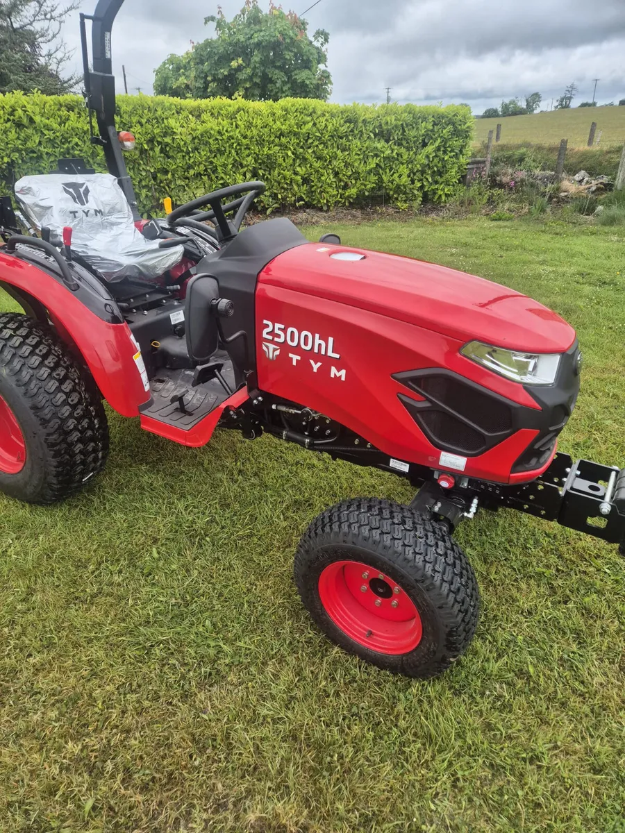 TYM 2500hl Compact Tractor - Image 3